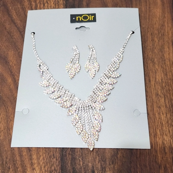 nOir Jewelry Iridiscent Rhinestone Set - Picture 1 of 2